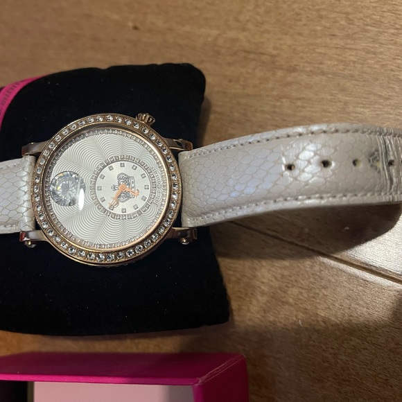 Juicy Couture watch in original box - Picture 2 of 6